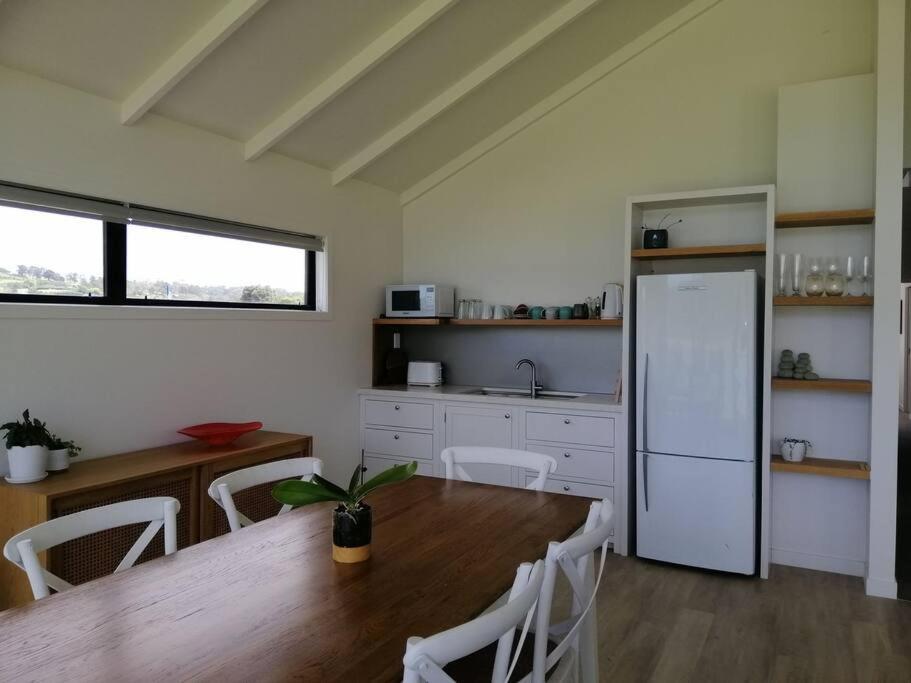 Purangi Waterfront Retreat - 2 Bedroom Cooks Beach Exteriör bild